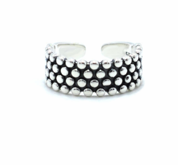 Vintage polka dot ring